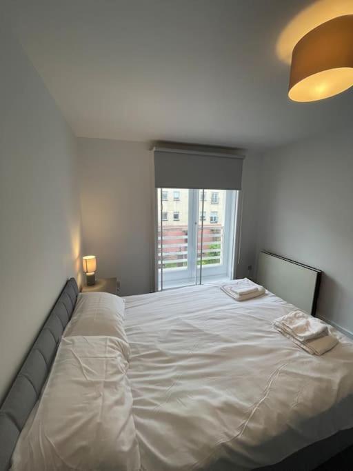 Modern 2 Bedroom City Apartment Glasgow Exterior photo